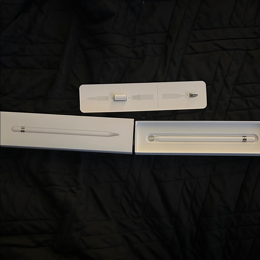 Apple White Stylus with Accessories